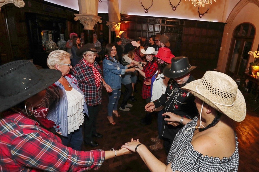 lucy lastic band, barn dance devon, barn dance somerset, ceilidh devon, ceilidh somerset